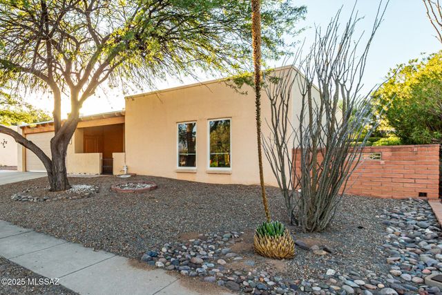 1520 S Abrego Drive, Green Valley, AZ 85614