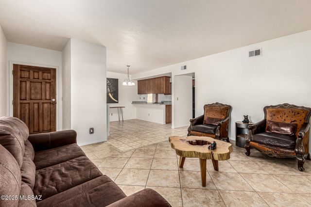 1520 S Abrego Drive, Green Valley, AZ 85614