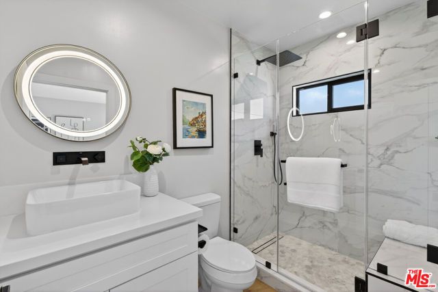 2931 S Bronson Avenue, Los Angeles, CA 90018