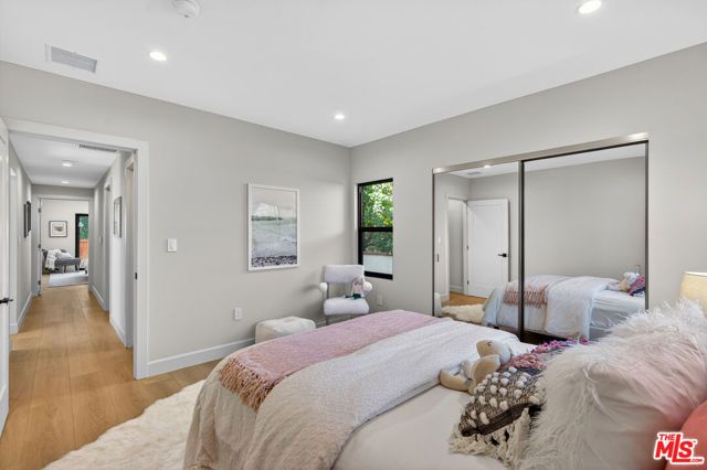 2931 S Bronson Avenue, Los Angeles, CA 90018