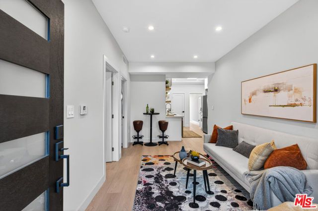 2931 S Bronson Avenue, Los Angeles, CA 90018