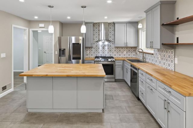 5166 Kipp Way, Carmichael, CA 95608