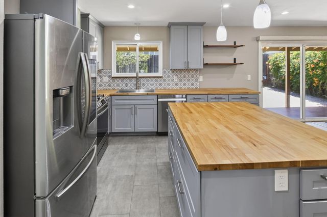 5166 Kipp Way, Carmichael, CA 95608