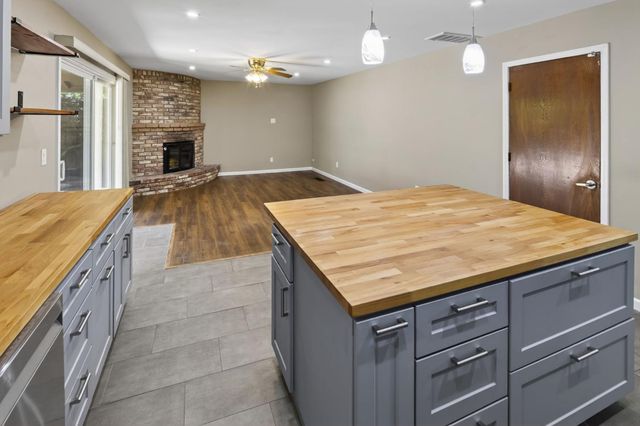 5166 Kipp Way, Carmichael, CA 95608