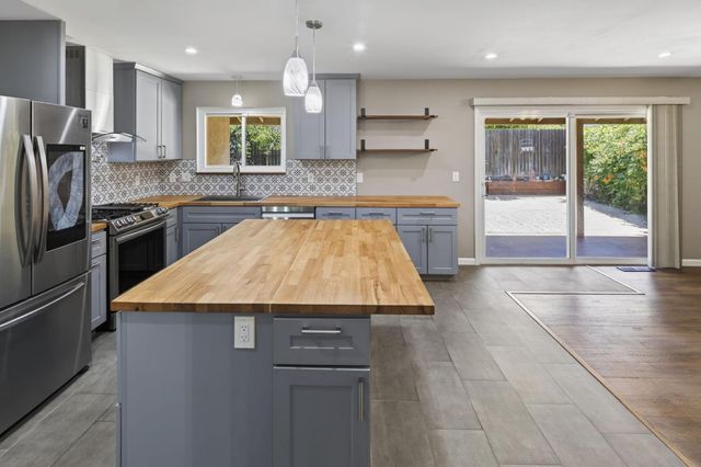 5166 Kipp Way, Carmichael, CA 95608