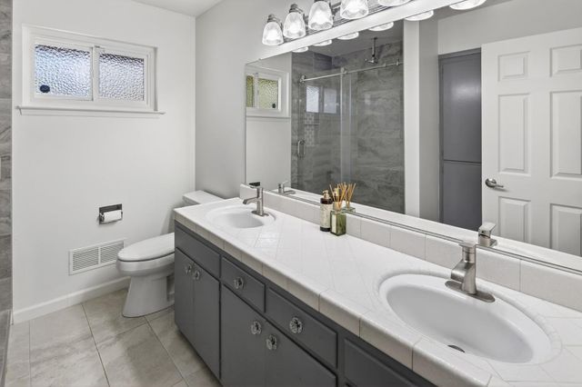 5166 Kipp Way, Carmichael, CA 95608
