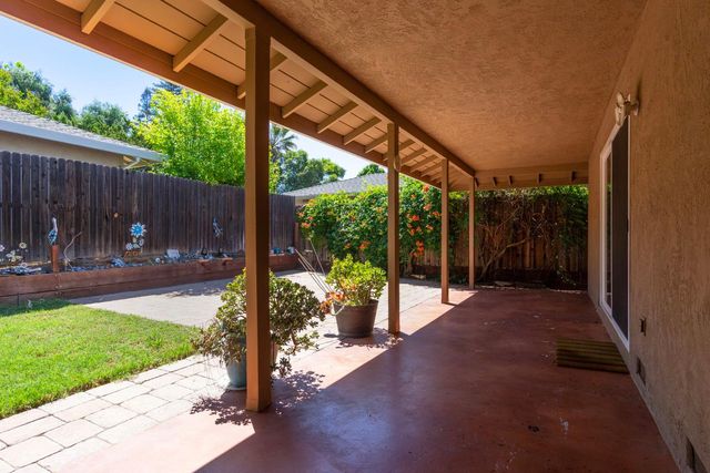 5166 Kipp Way, Carmichael, CA 95608
