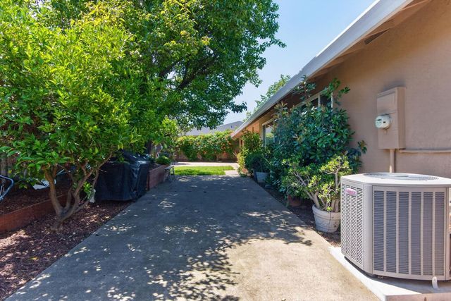 5166 Kipp Way, Carmichael, CA 95608
