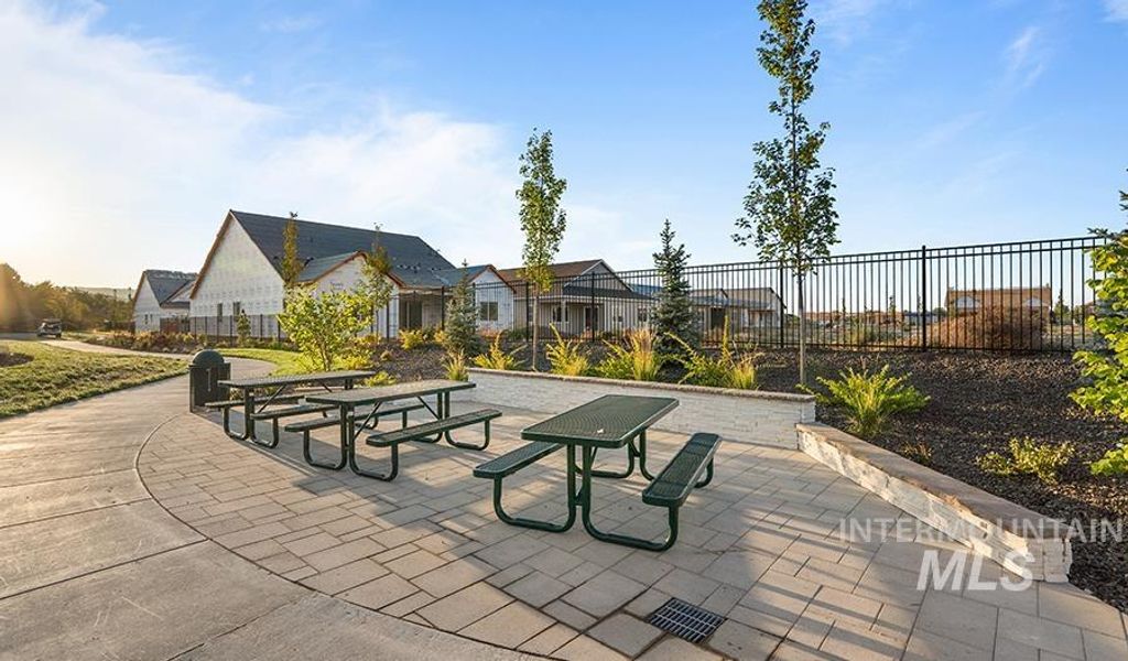 845 N Sevenoakes Ave, Eagle, ID 83616 photo 5