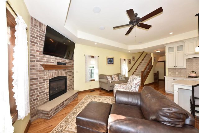 W269N2762 Lelah AVENUE, Pewaukee, WI 53072