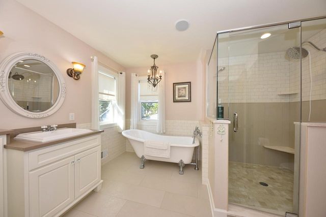 W269N2762 Lelah AVENUE, Pewaukee, WI 53072