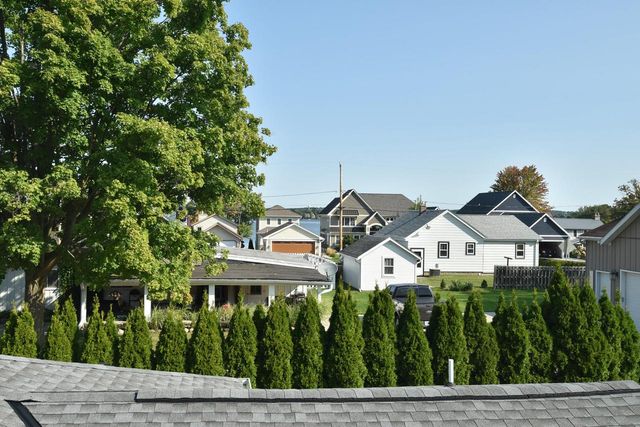 W269N2762 Lelah AVENUE, Pewaukee, WI 53072