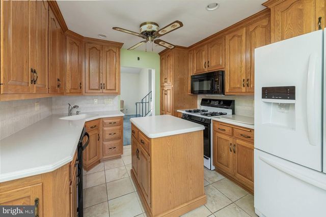 19 FAIRMOUNT DR, Glassboro, NJ 08028