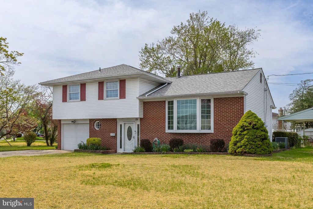 19 FAIRMOUNT DR, Glassboro, NJ 08028