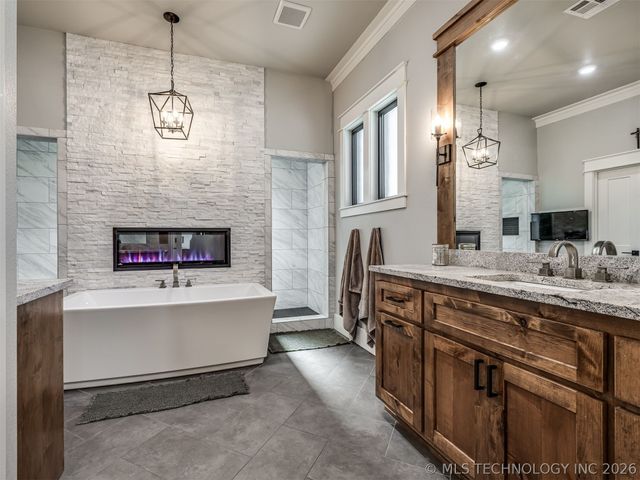 902 Summit Ridge, Mcalester, OK 74501