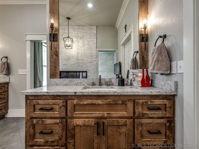 902 Summit Ridge, Mcalester, OK 74501