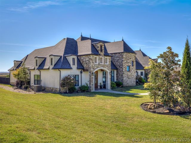 902 Summit Ridge, Mcalester, OK 74501