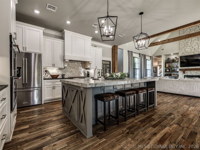 902 Summit Ridge, Mcalester, OK 74501