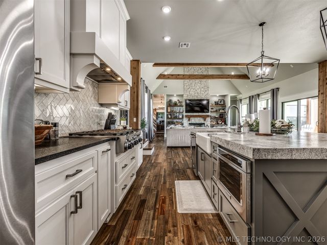 902 Summit Ridge, Mcalester, OK 74501