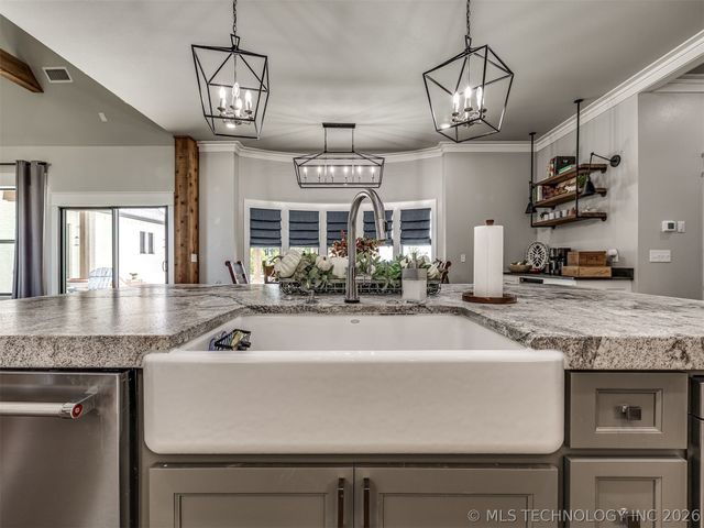 902 Summit Ridge, Mcalester, OK 74501