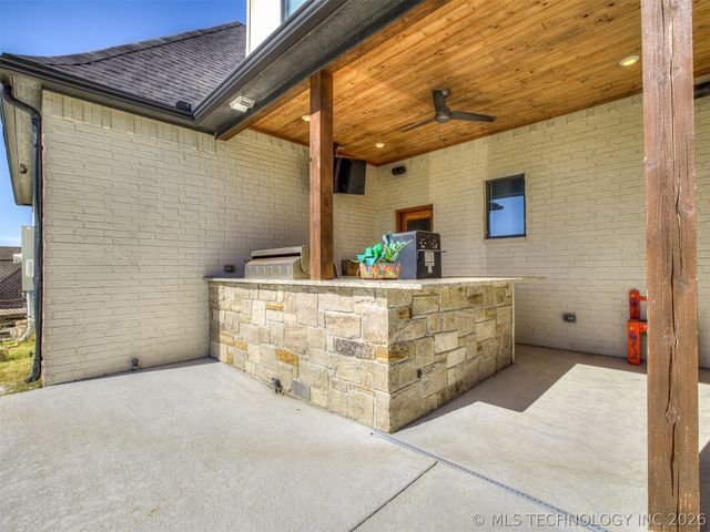 902 Summit Ridge, Mcalester, OK 74501