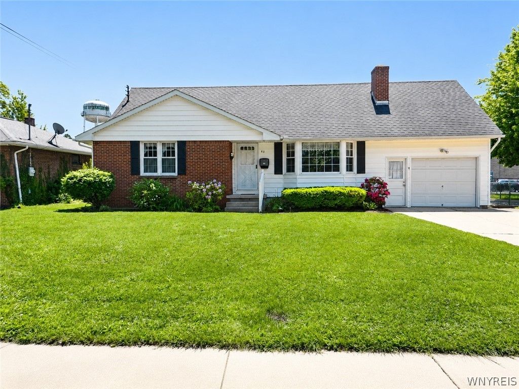 63 Mark Avenue, Hamburg, NY 14075