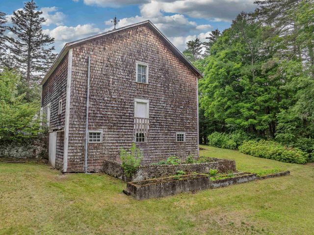 166 Main Street, New Hampton, NH 03256