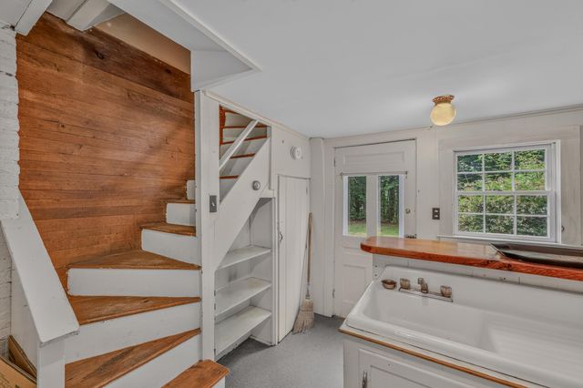 166 Main Street, New Hampton, NH 03256