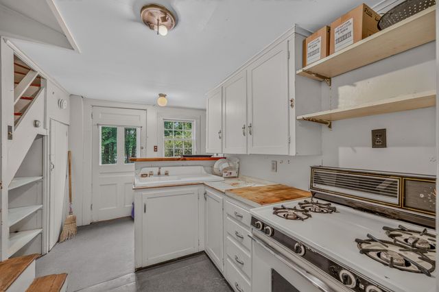 166 Main Street, New Hampton, NH 03256