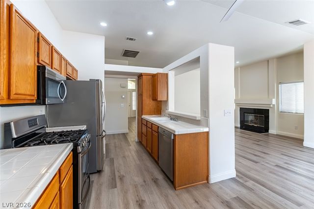 8712 Cypresswood Avenue, Las Vegas, NV 89134