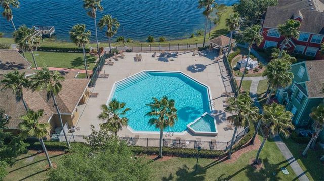 10568 WINDSOR LAKE COURT, Tampa, FL 33626