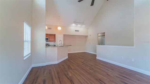 10568 WINDSOR LAKE COURT, Tampa, FL 33626