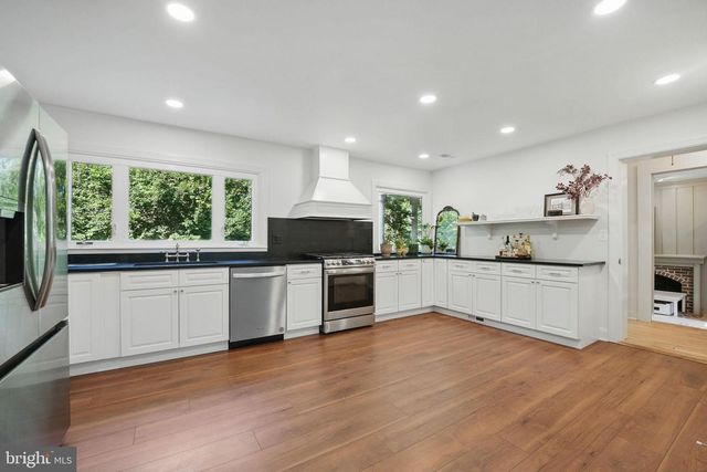 8130 WINDSOR DR, King George, VA 22485