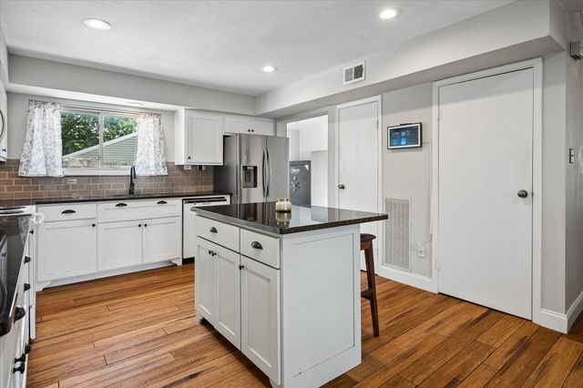 109 Clove Lane, Euless, TX 76039