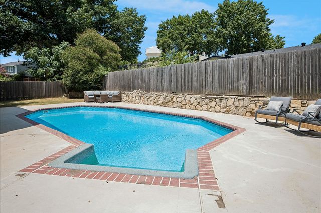 109 Clove Lane, Euless, TX 76039
