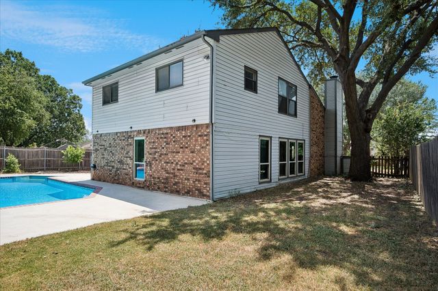 109 Clove Lane, Euless, TX 76039