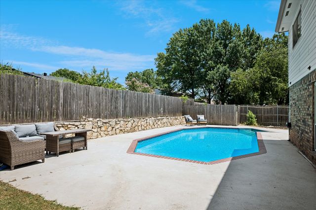 109 Clove Lane, Euless, TX 76039