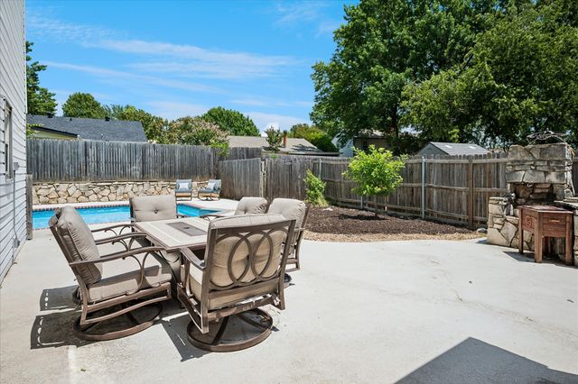 109 Clove Lane, Euless, TX 76039