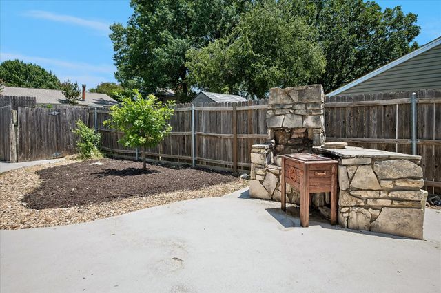 109 Clove Lane, Euless, TX 76039