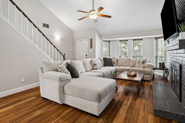109 Clove Lane, Euless, TX 76039