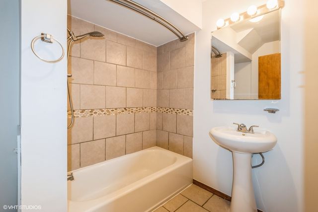 3136 S Prairie Avenue 1, Chicago, IL 60616