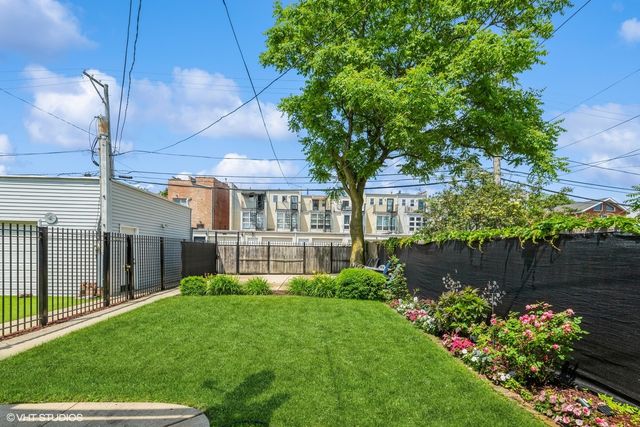 3136 S Prairie Avenue 1, Chicago, IL 60616
