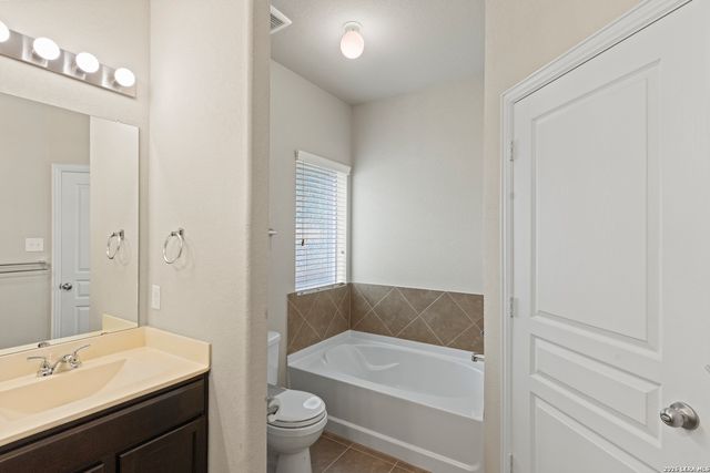 11530 VERDIS VLY, San Antonio, TX 78245