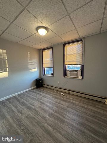 1555 S NEWKIRK ST, Philadelphia, PA 19146