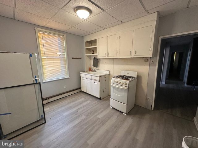 1555 S NEWKIRK ST, Philadelphia, PA 19146