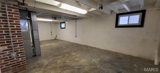 443 Erber Drive, Kirkwood, MO 63122