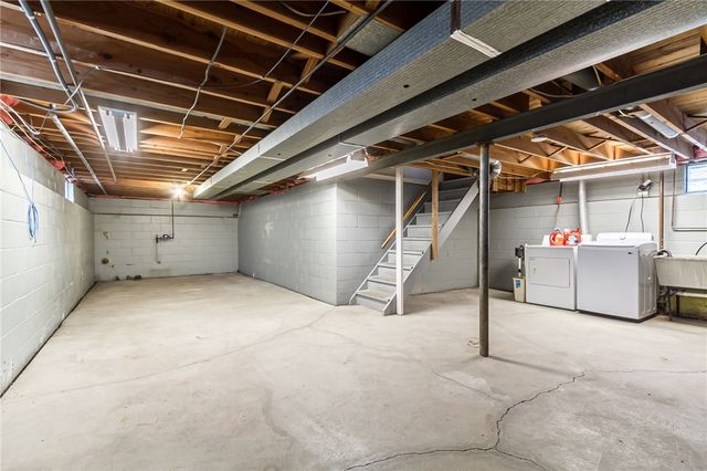 239 Woodside Place, Irondequoit, NY 14609