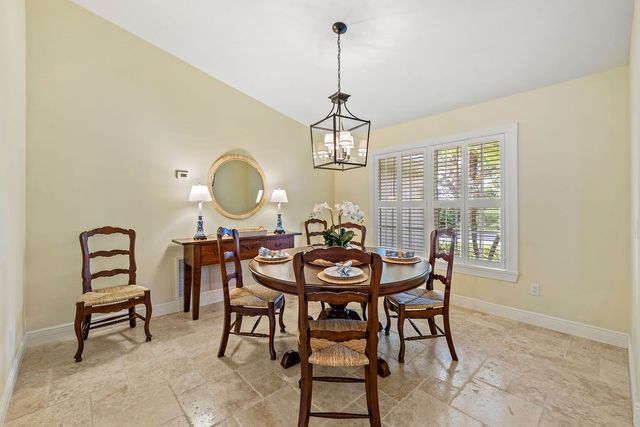 810 Fox Trail SW, Vero Beach, FL 32962