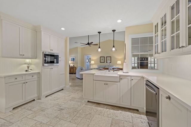 810 Fox Trail SW, Vero Beach, FL 32962