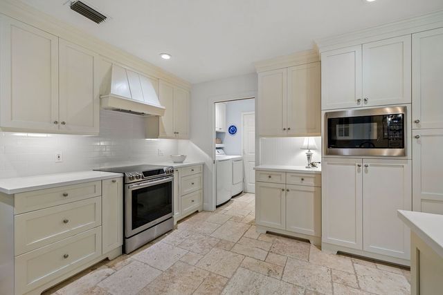 810 Fox Trail SW, Vero Beach, FL 32962